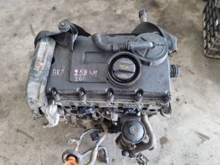 bontott VW PASSAT B6 Motor (Fűzött blokk hengerfejjel)