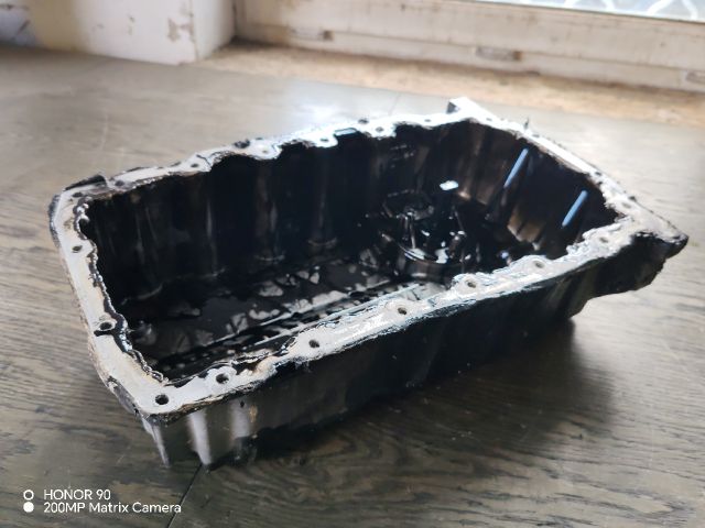 bontott VW PASSAT B6 Olajteknő