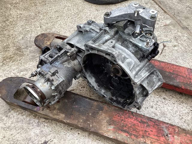 bontott VW PASSAT B6 Váltó (Mechanikus)