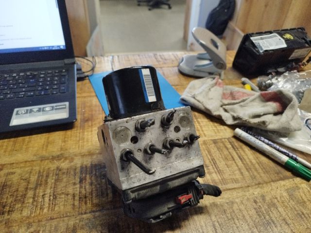 bontott VW PASSAT B6 ABS Kocka