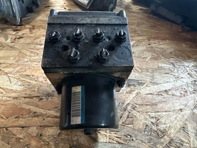 bontott VW PASSAT B6 ABS Kocka