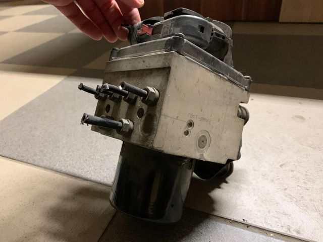 bontott VW PASSAT B6 ABS Kocka