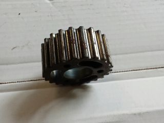 bontott VW PASSAT B6 Adagoló Bordáskerék / Lánckerék