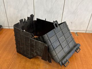 bontott VW PASSAT B6 Akkumulátor Fedél