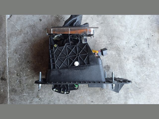 bontott VW PASSAT B6 Automata Váltókar