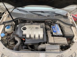 bontott VW PASSAT B6 Bal első Csonkállvány Kerékaggyal