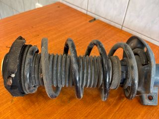 bontott VW PASSAT B6 Bal első Gólyaláb (Lengécsillapító, Rugó)