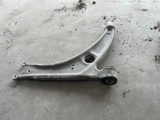 bontott VW PASSAT B6 Bal első Lengőkar