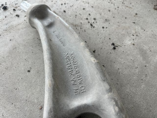 bontott VW PASSAT B6 Bal első Lengőkar