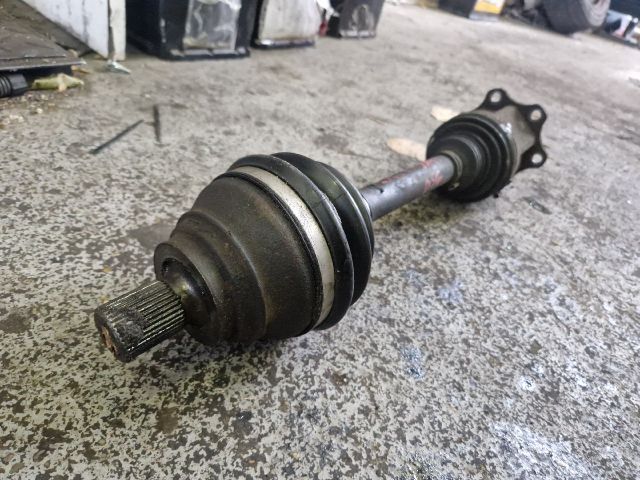 bontott VW PASSAT B6 Bal Féltengely