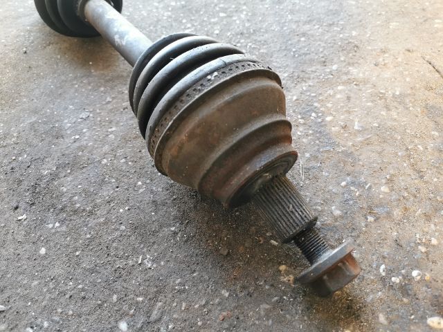bontott VW PASSAT B6 Bal Féltengely