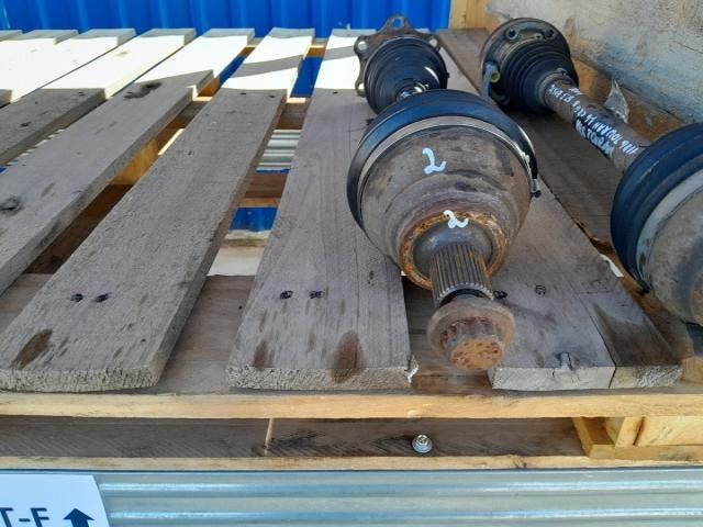 bontott VW PASSAT B6 Bal Féltengely