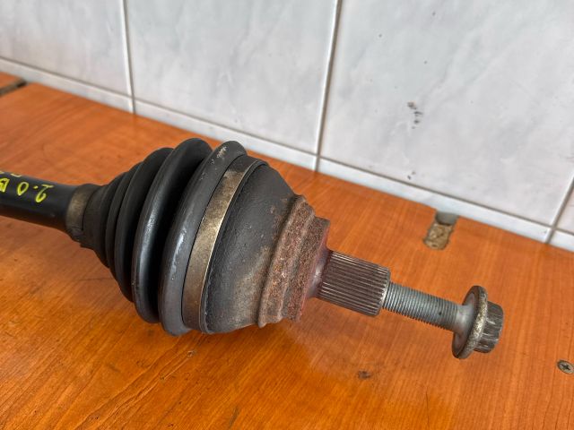 bontott VW PASSAT B6 Bal Féltengely