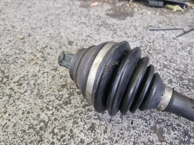 bontott VW PASSAT B6 Bal Féltengely