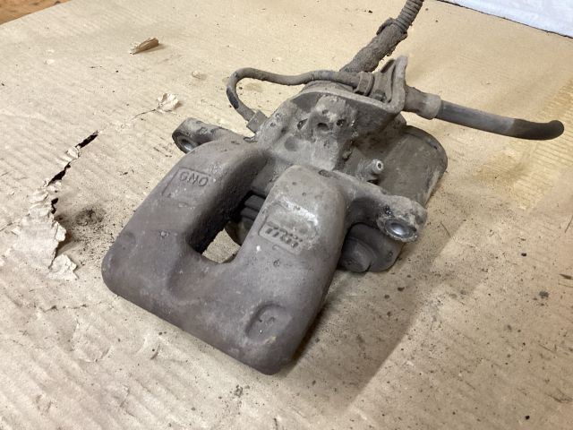 bontott VW PASSAT B6 Bal hátsó Féknyereg Munkahengerrel