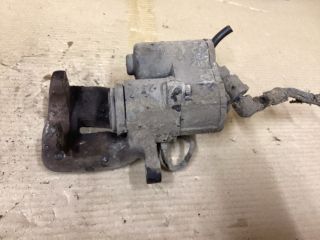 bontott VW PASSAT B6 Bal hátsó Féknyereg Munkahengerrel