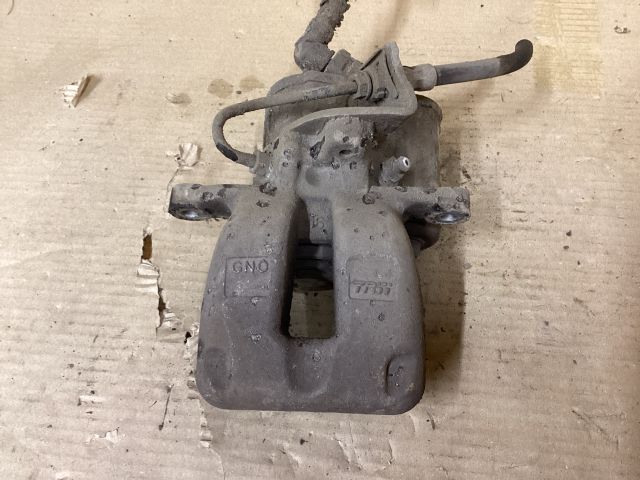 bontott VW PASSAT B6 Bal hátsó Féknyereg Munkahengerrel