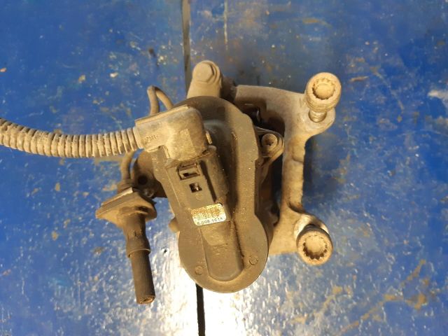 bontott VW PASSAT B6 Bal hátsó Féknyereg Munkahengerrel