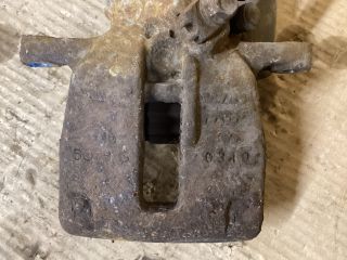 bontott VW PASSAT B6 Bal hátsó Féknyereg Munkahengerrel