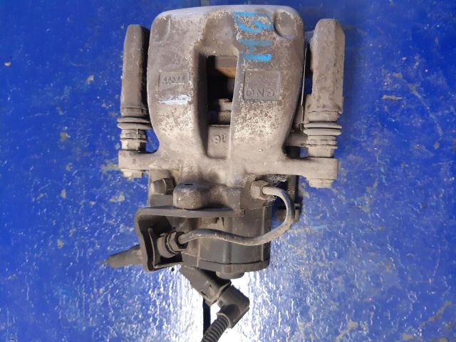 bontott VW PASSAT B6 Bal hátsó Féknyereg Munkahengerrel