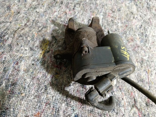 bontott VW PASSAT B6 Bal hátsó Féknyereg Munkahengerrel