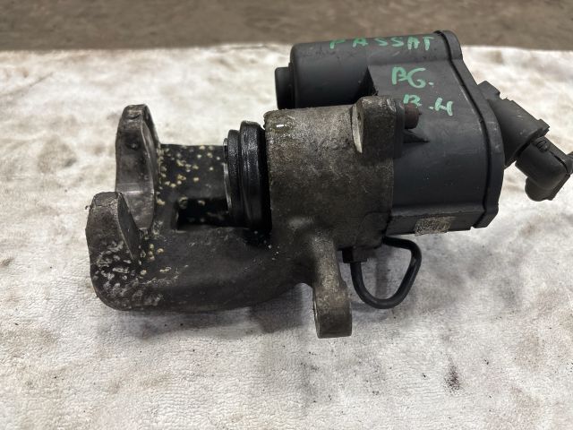 bontott VW PASSAT B6 Bal hátsó Féknyereg Munkahengerrel