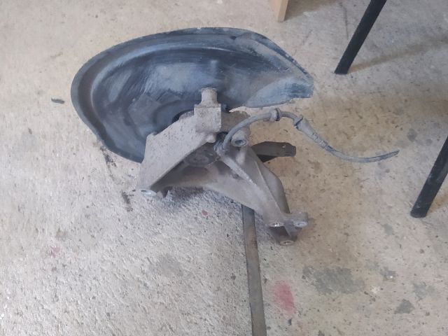 bontott VW PASSAT B6 Bal hátsó Kerékagy