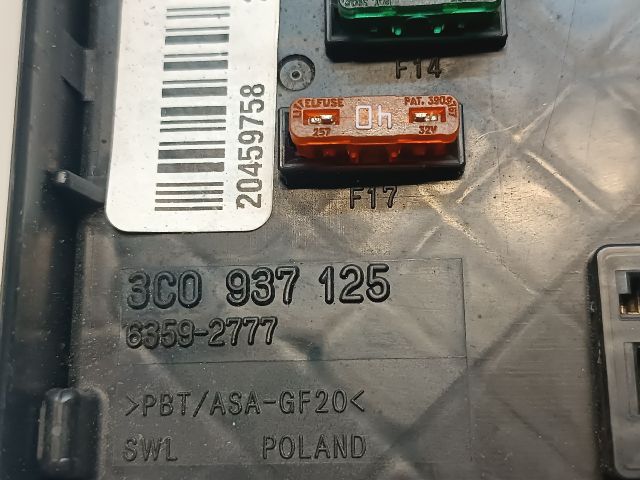 bontott VW PASSAT B6 Biztosítéktábla Motortér