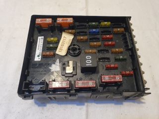 bontott VW PASSAT B6 Biztosítéktábla Motortér