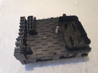 bontott VW PASSAT B6 Biztosítéktábla Motortér