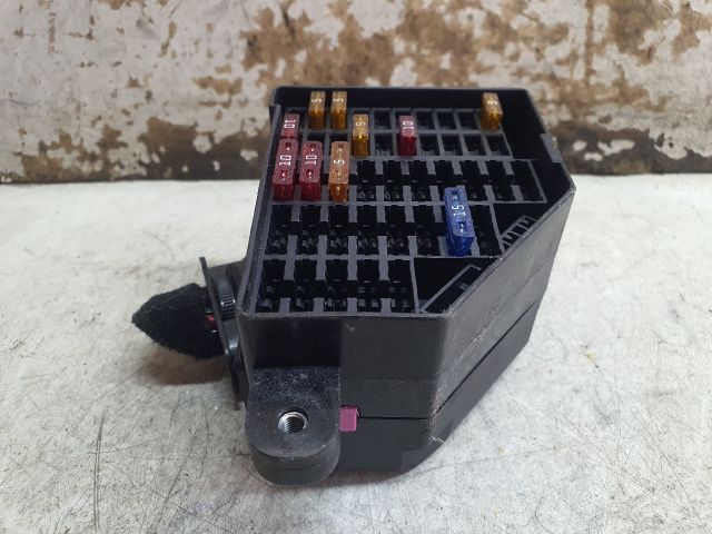 bontott VW PASSAT B6 Biztosítéktábla Motortér