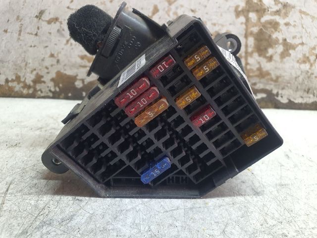 bontott VW PASSAT B6 Biztosítéktábla Motortér