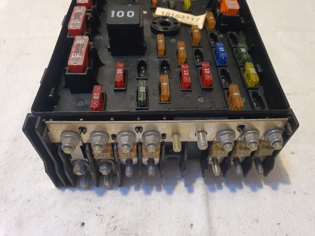 bontott VW PASSAT B6 Biztosítéktábla Motortér