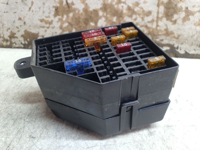 bontott VW PASSAT B6 Biztosítéktábla Motortér