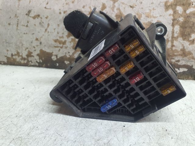 bontott VW PASSAT B6 Biztosítéktábla Motortér