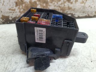 bontott VW PASSAT B6 Biztosítéktábla Motortér