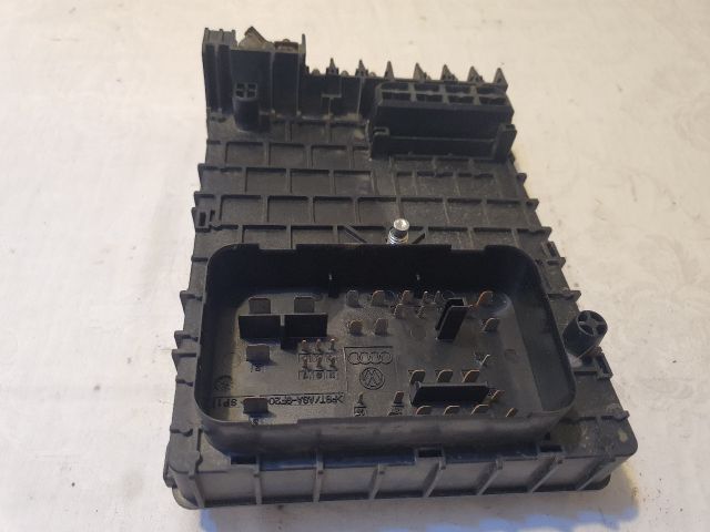 bontott VW PASSAT B6 Biztosítéktábla Motortér