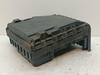 bontott VW PASSAT B6 Biztosítéktábla Motortér