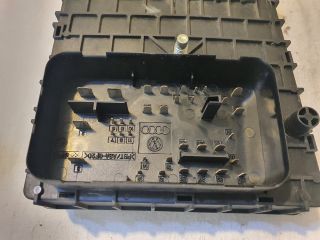 bontott VW PASSAT B6 Biztosítéktábla Motortér