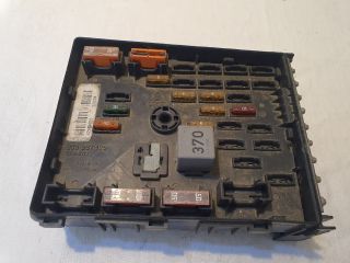 bontott VW PASSAT B6 Biztosítéktábla Motortér