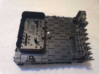 bontott VW PASSAT B6 Biztosítéktábla Motortér