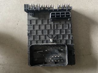 bontott VW PASSAT B6 Biztosítéktábla Motortér