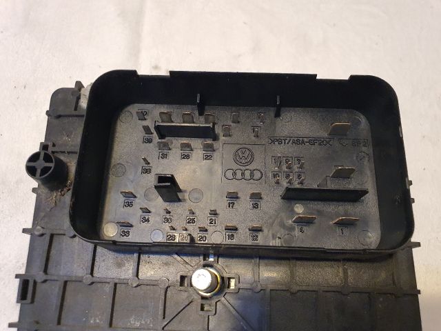 bontott VW PASSAT B6 Biztosítéktábla Motortér