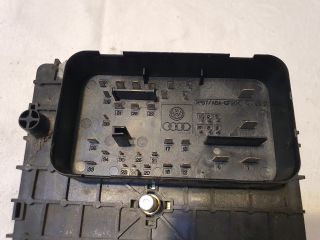 bontott VW PASSAT B6 Biztosítéktábla Motortér