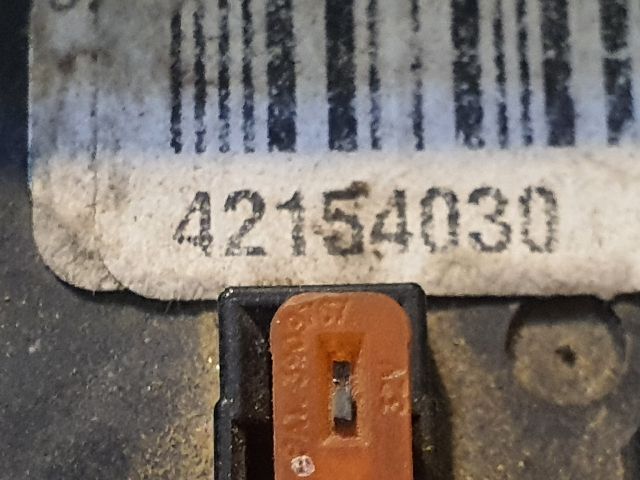 bontott VW PASSAT B6 Biztosítéktábla Motortér