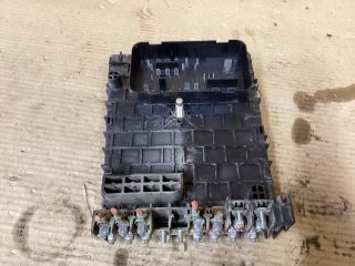 bontott VW PASSAT B6 Biztosítéktábla Motortér