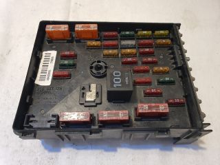 bontott VW PASSAT B6 Biztosítéktábla Motortér