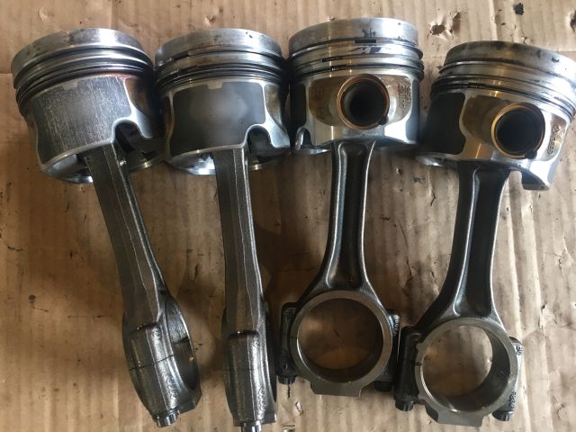 bontott VW PASSAT B6 Dugattyú és Hajtókar