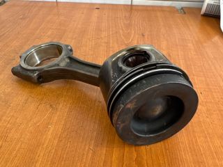 bontott VW PASSAT B6 Dugattyú és Hajtókar