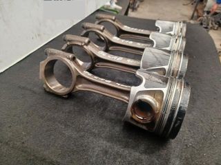 bontott VW PASSAT B6 Dugattyú